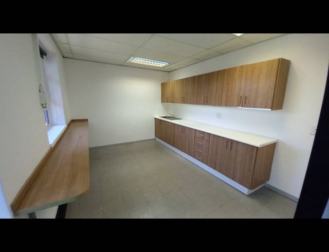 240M² OFFICE TO LET IN BRYANSTON